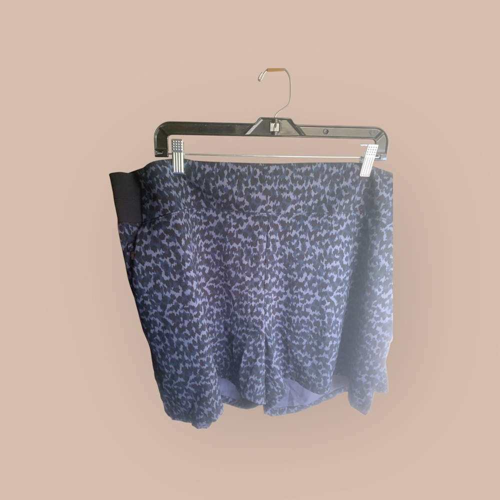 Athleta Women's Gray, Black and Blue Athletic Shorts- NWT! Cool and Lightweight.